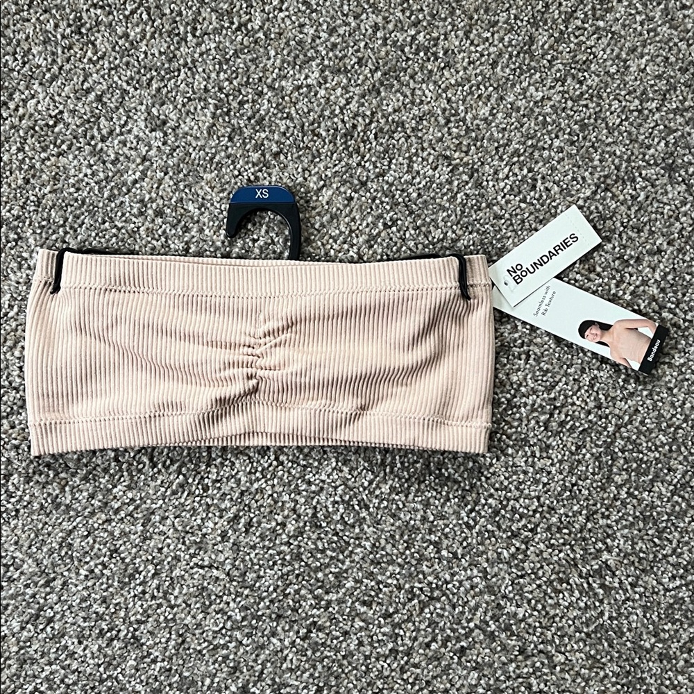 No Boundaries Seamless Bandeau Bra with Rib Texture